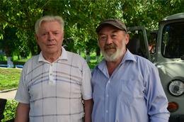 Слева - направо: В. Шароглазов, А. Ушенин.